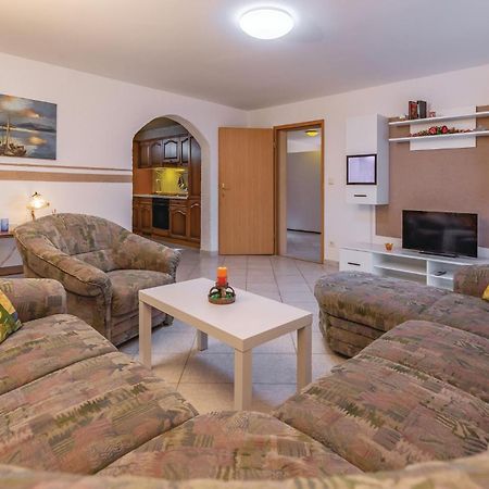 3 Bedroom Awesome Apartment In Pavicini מראה חיצוני תמונה